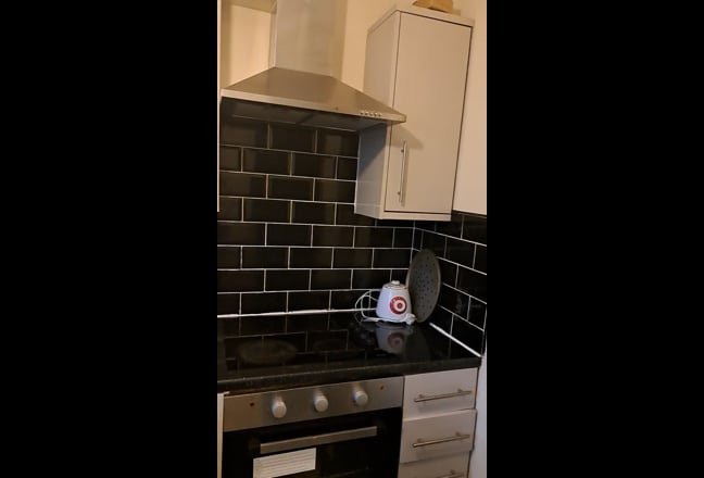 Newly Refurbished Flat, 2 Double Rooms Available Main Photo