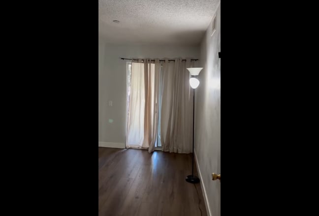 Room for Rent! Looking for a woman roommate.  Main Photo