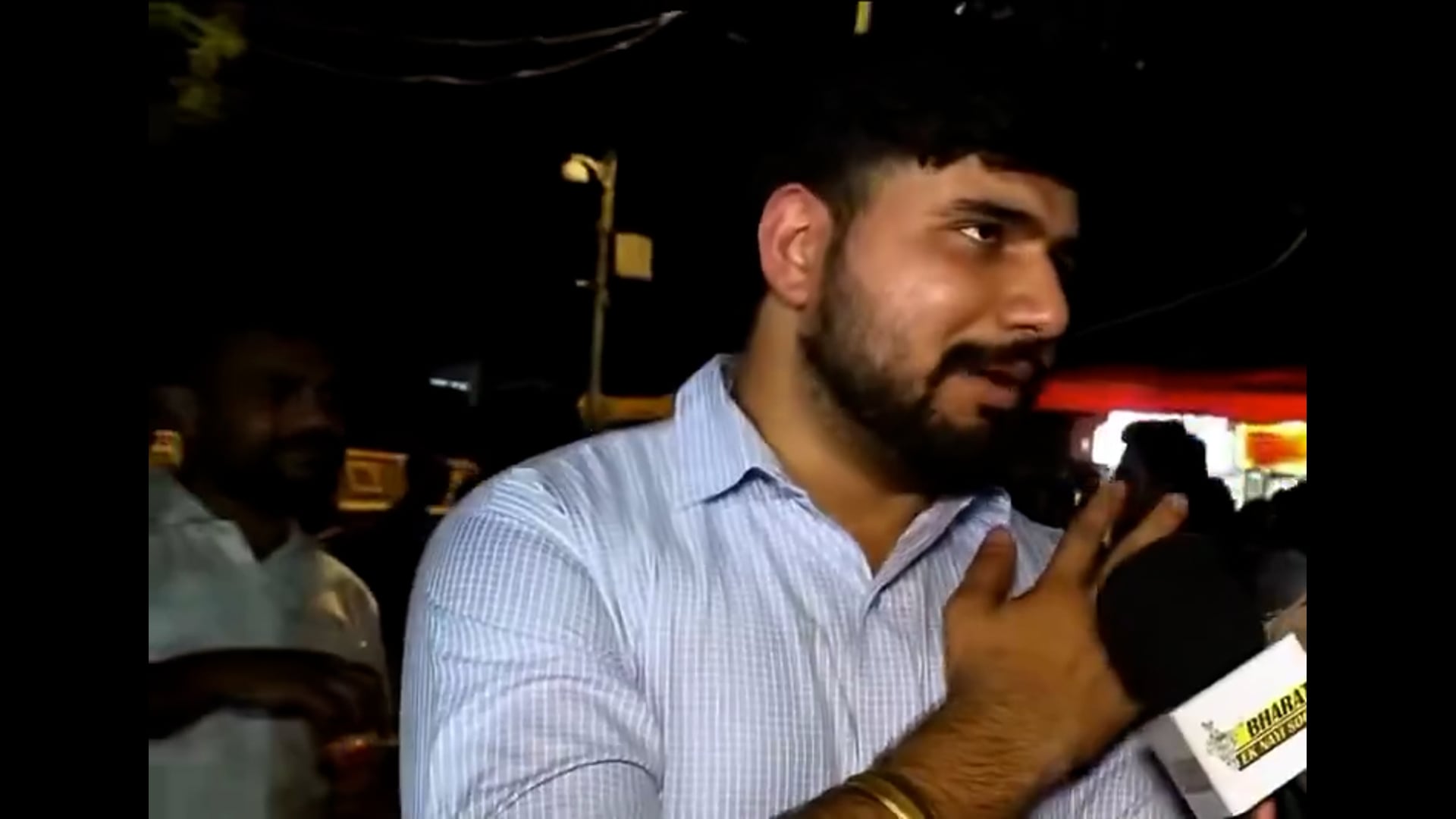 Delhi Police Sub Inspector नौकरी छोड़ पहुंचा