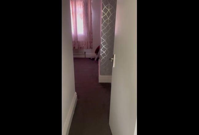 Spacious room to rent for single occupancy in E12 Main Photo