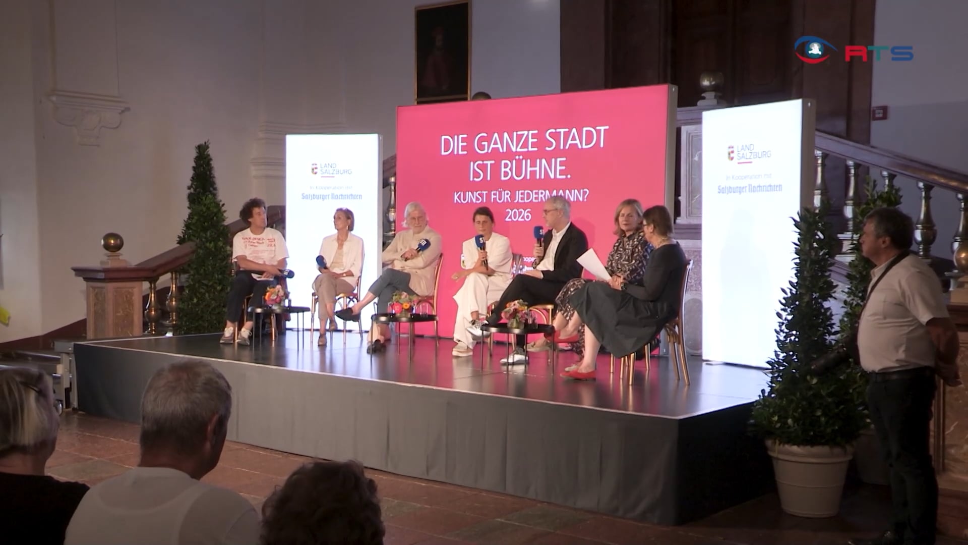 kulturelle-zugaenge-kuenstlerinnen-diskutieren-ueber-bildende-kunst-zur-festspielzeit