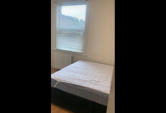 Studio Flat  Main Photo