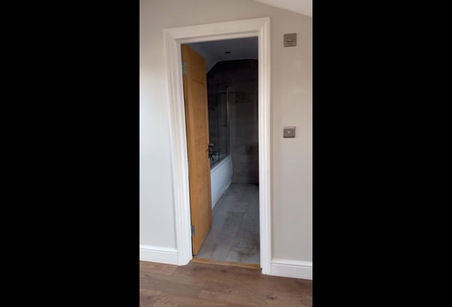Bright & Spacious Loft Room in Tooting Main Photo