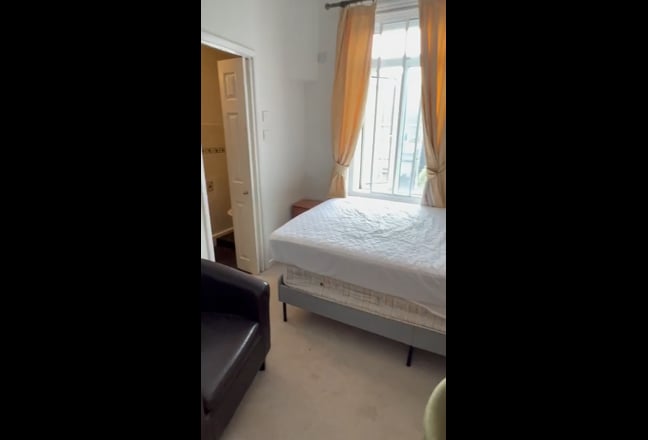 Video 1: Main enterence 