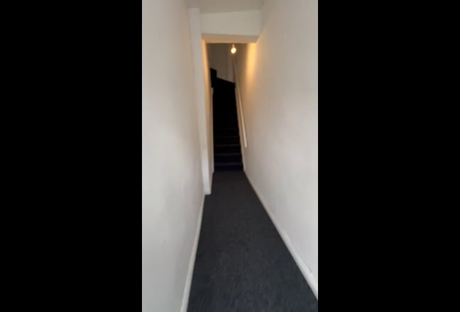 Newly renovated double bedroom Main Photo