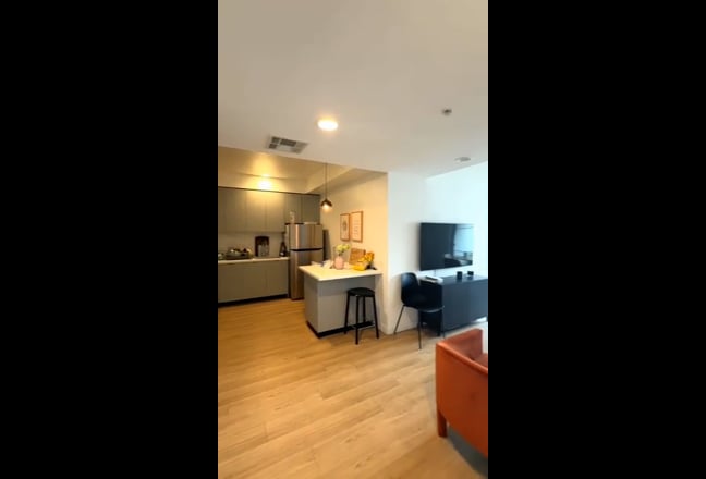 Private room + bathroom for rent Main Photo