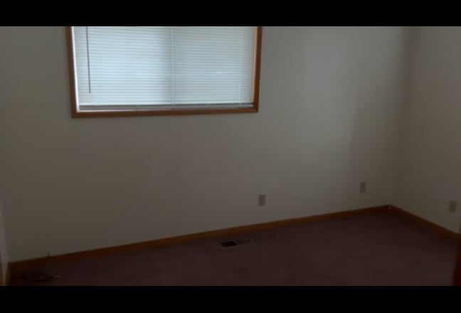 Small room available for rent Main Photo