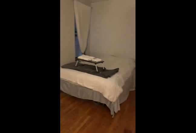 Massive Room 1 block from Prospect Park & Train Main Photo