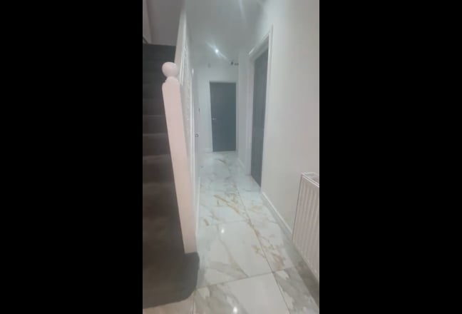 Spacious Double room with lots of storage! Main Photo