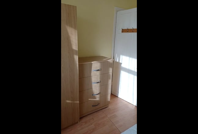 Female lodger required in Hayes Main Photo