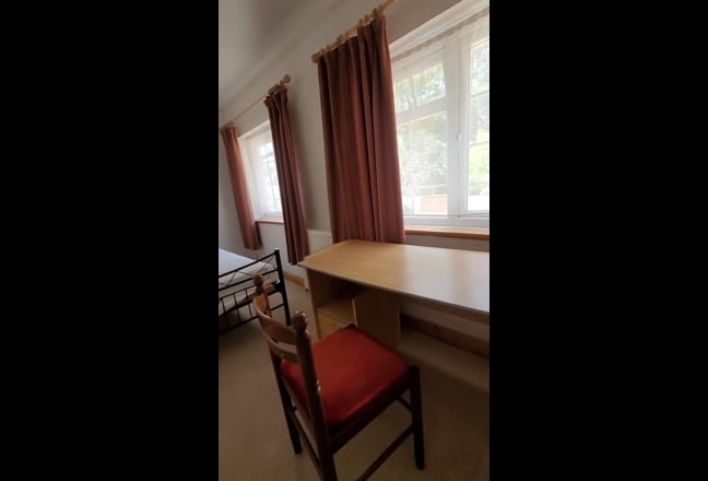 Single & double bedrooms, Bills&council tax incl Main Photo
