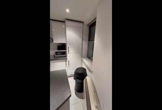 2 bed 2 bath: Battersea Main Photo