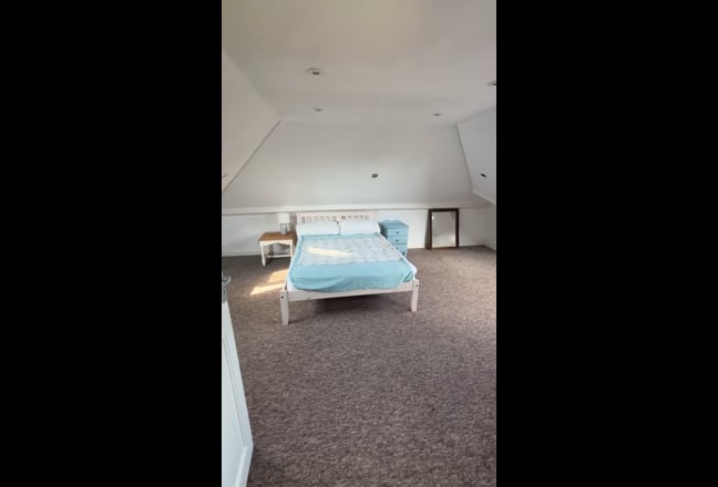Double room in quiet house Main Photo