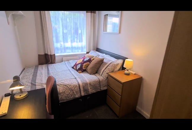 Video 1: Bedroom 4: £925 - taken