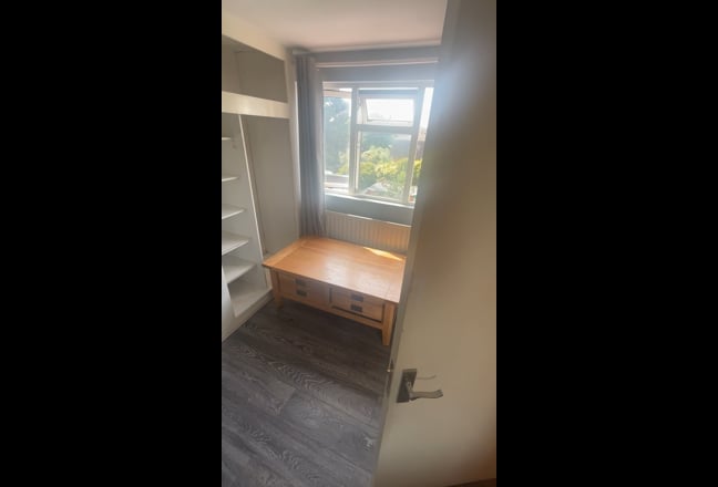 Spacious loft double room* Main Photo