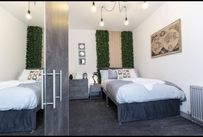 🌟Furnished En-suite Rooms Available July/August 🌟 Main Photo