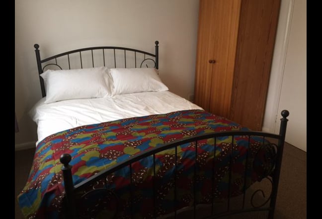 2 bedrooms/bathrooms 2 mins from Middlesex Uni Main Photo