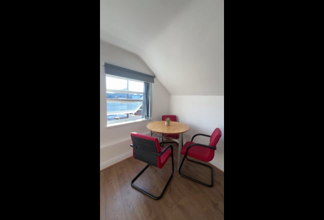 Double Room in Prime Cardiff City Centre Location  Main Photo