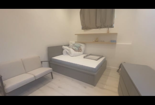 Beautiful modern en suite Room with own entrance  Main Photo