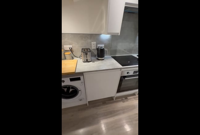 Double room in shared house  Main Photo