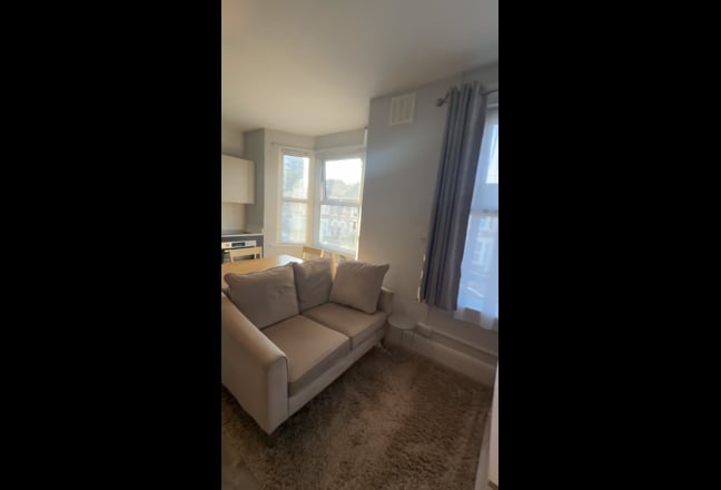 Double Room in 2 Bed Maisonette SE6 Main Photo