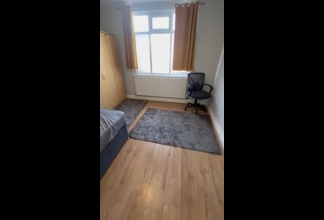 Room in Bradly rode  Main Photo