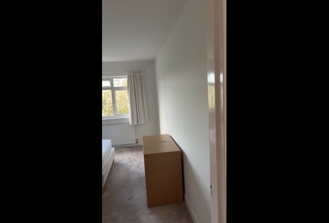 2 double bedrooms near Grange Park station Main Photo