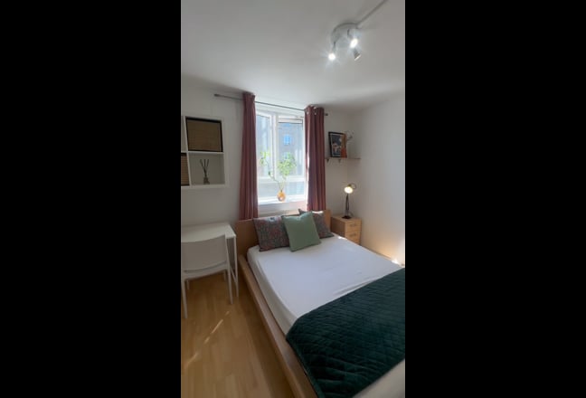 Spacious Double Room In Swiss Cottage Main Photo