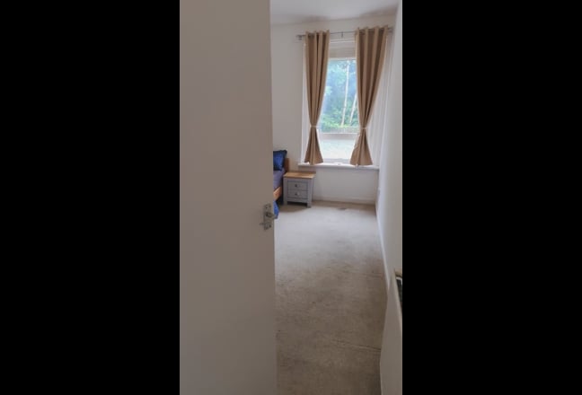 Large double room, fully furnished, fresh interior Main Photo