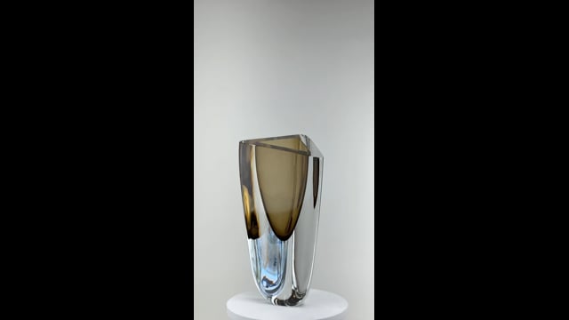 Vaso Triangular n°3 Fumê