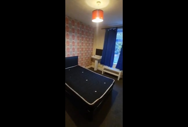 Video 1: Photo 1: Room 5