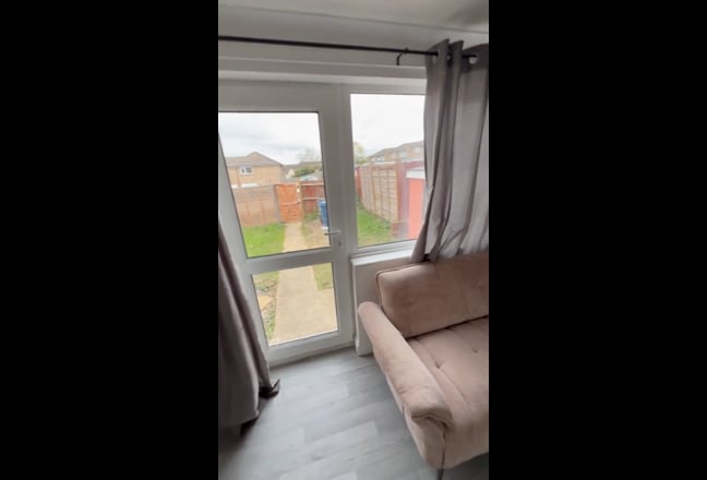 Single bed | Professionals | All Bills Main Photo
