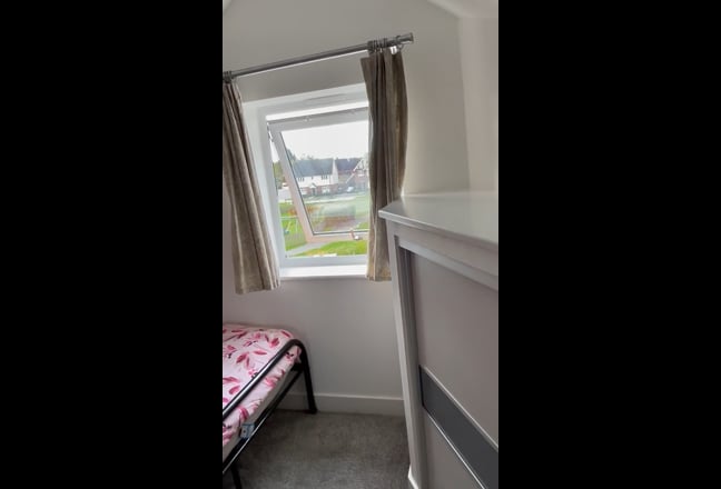1 room, (single occupation) in shared house Main Photo