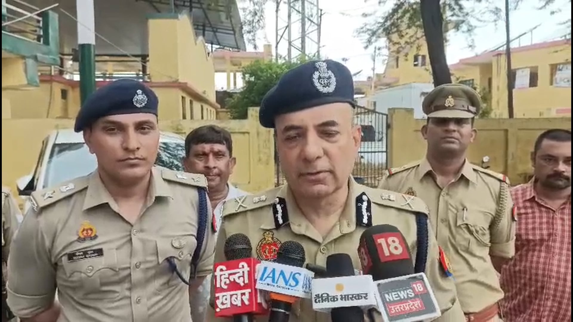 श्रावण मास और कांवड़ यात्रा को लेकर प्रयागराज जोन पुलिस अलर्ट श्रद्धालुओं की सुरक्षा #latest_news 