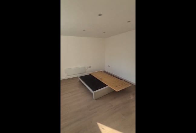 Newly Built Modern Studio to Rent – New Malden Main Photo