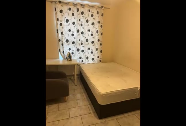 Double room to let Main Photo