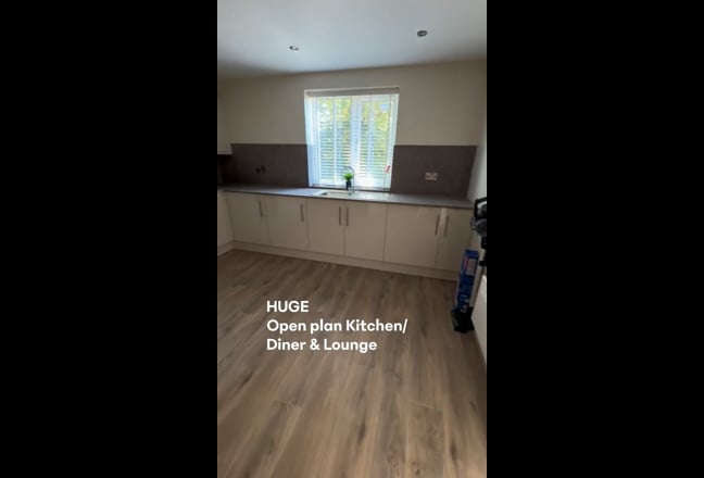 Video 1: Flat 6 - Kitchen 