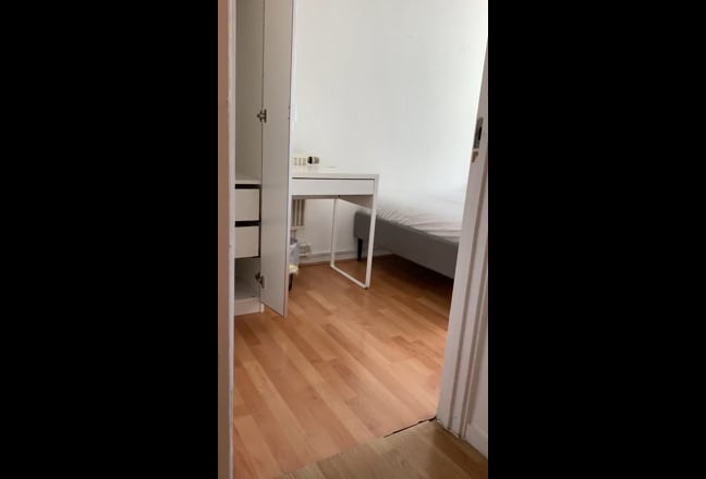 Liverpool Street Summer Sublet Main Photo