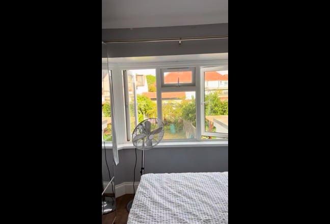 🌿 Peaceful Double Room Available in Harrow Weald  Main Photo