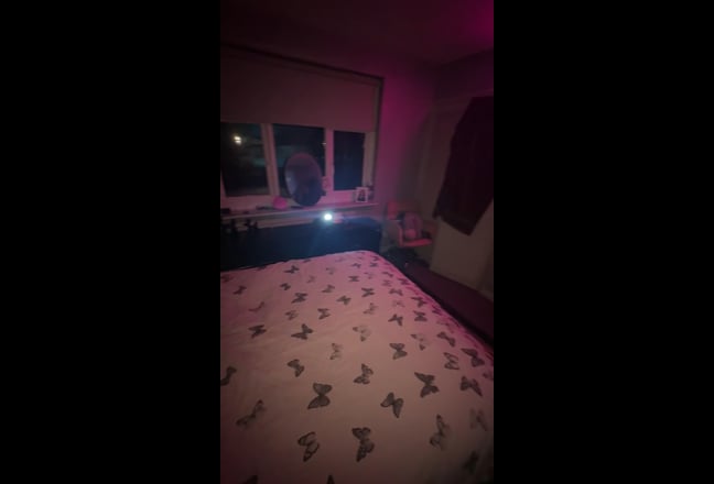 Large double room in friendly houseshare Main Photo