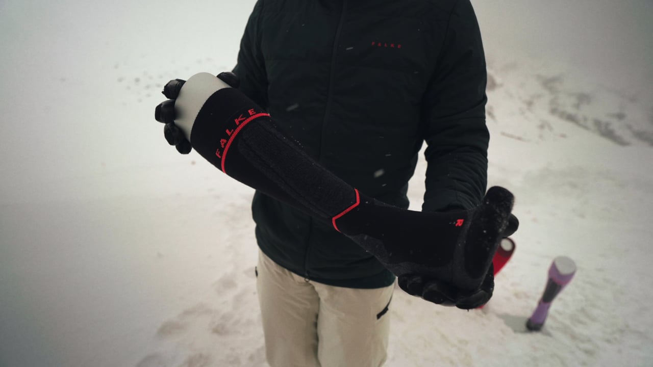 Skiing Socks SK Energizing Wool Women (Red) | FALKE