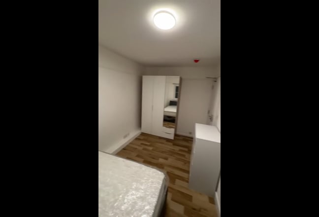 Spacious Double Room All Bills Included  HA2 Main Photo