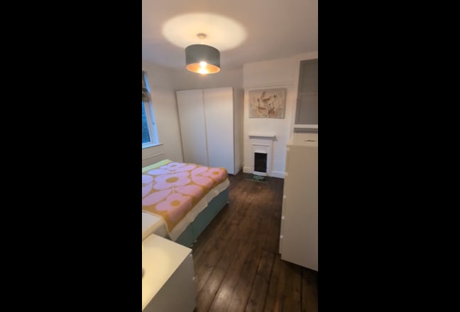 Double Room in Professional House All Bills Inc Main Photo