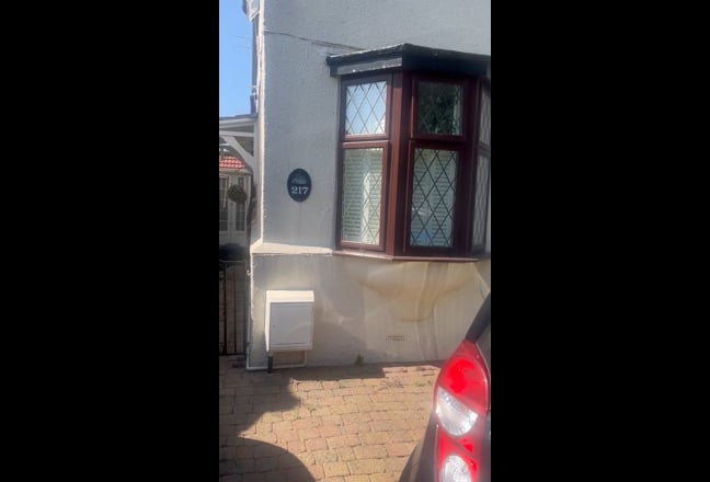 Double room in Twickenham available to rent Main Photo