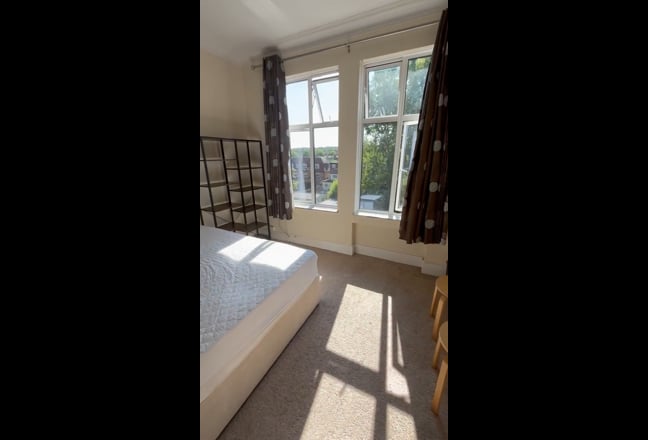 Lovely HUGE room in North London  Main Photo