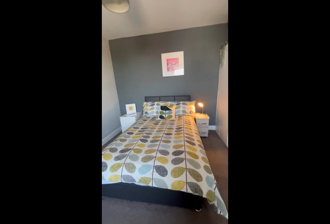 Lovely double room right near Nationwide & Intel Main Photo