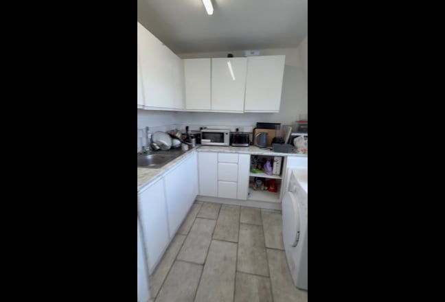 Video 1: Room 1: £300pw with bills included. (Available 24/08/26)