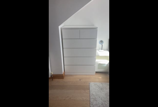 Spacious Self Contained Loft Conversion Own Kitche Main Photo