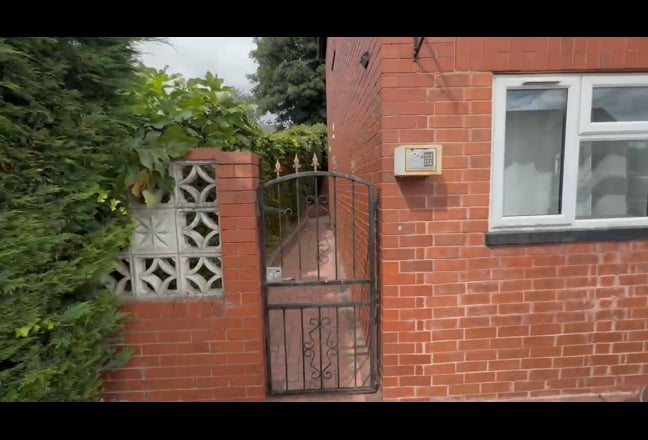 Fully Furnished Self-Contained One-Bedroom Annexe  Main Photo