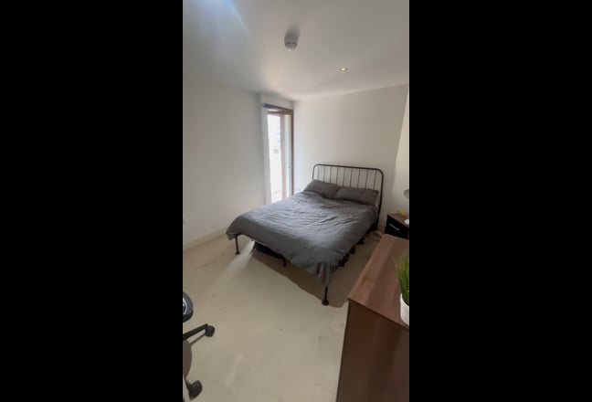 La Salle, Leeds Dock - Double Room Available Main Photo